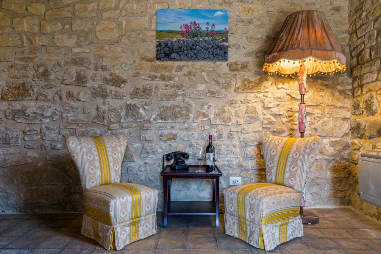Masseria Fortificata Lo Zafferaneto Buccheri Экстерьер фото